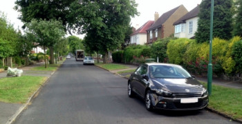 Second thumbnail photo by Simon  of James Removals