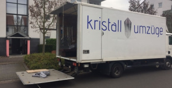 Thumbnail photo by Gutschmidt of Kristall Umzüge