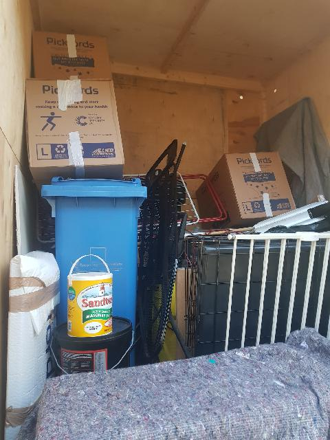 Second photo by Dora Miranda of Pickfords - Large