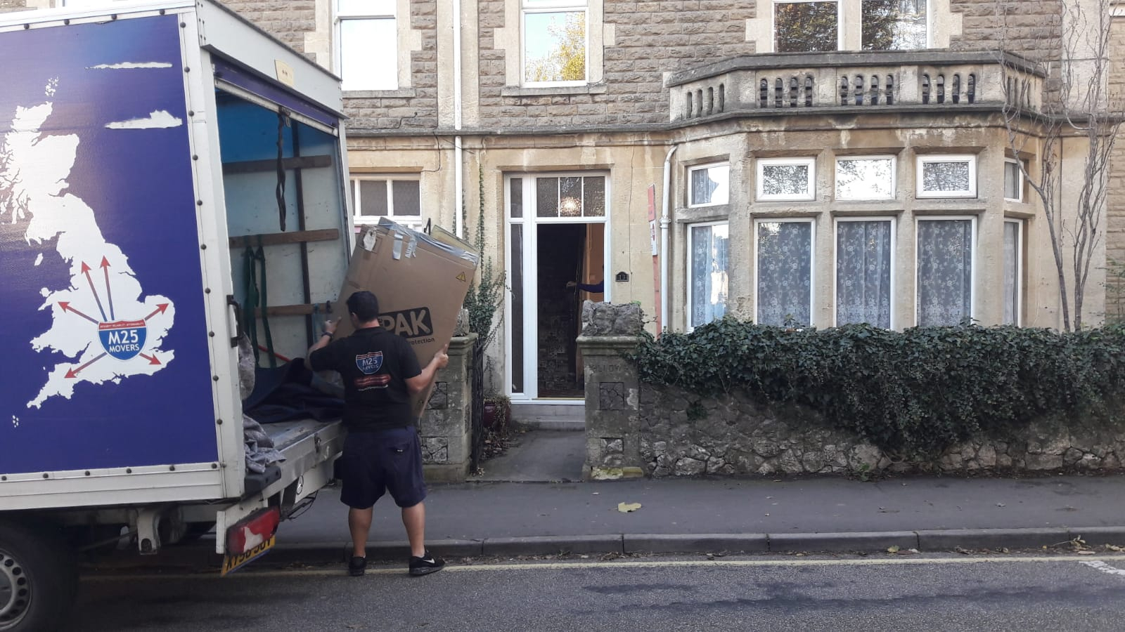 Photo by Linnea of M25 Movers - Large