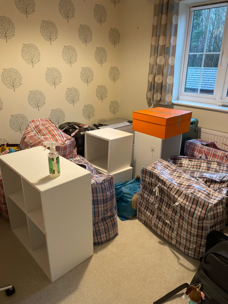 Second photo by Yolanda Zhao of Brewood Removals  - Large