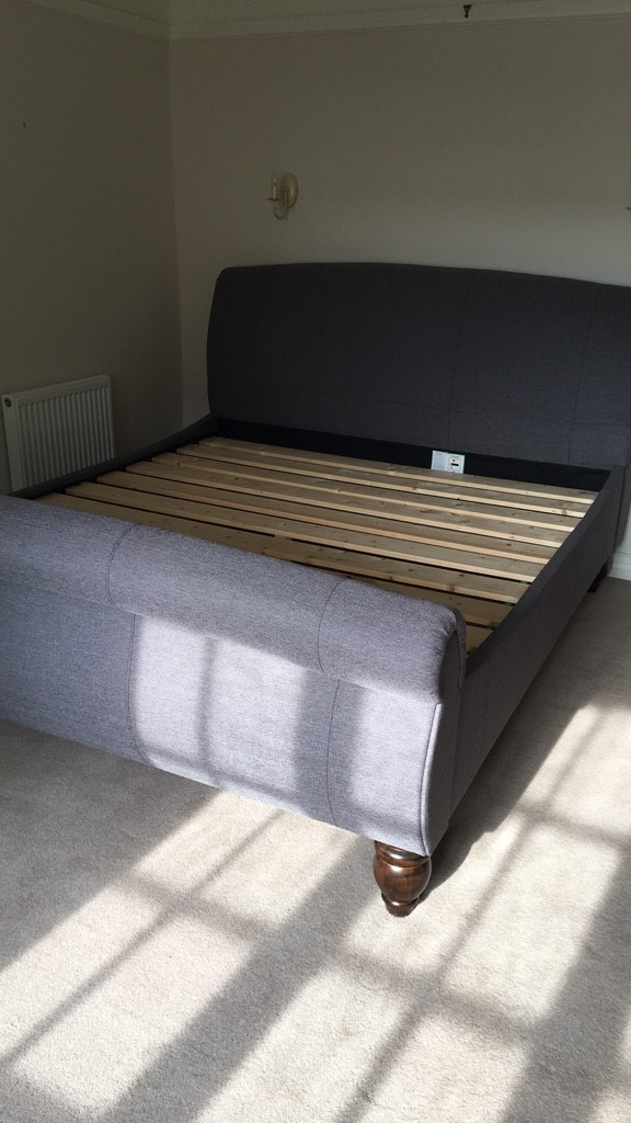 Second photo by Mark Shraga of Superb Moves - Large