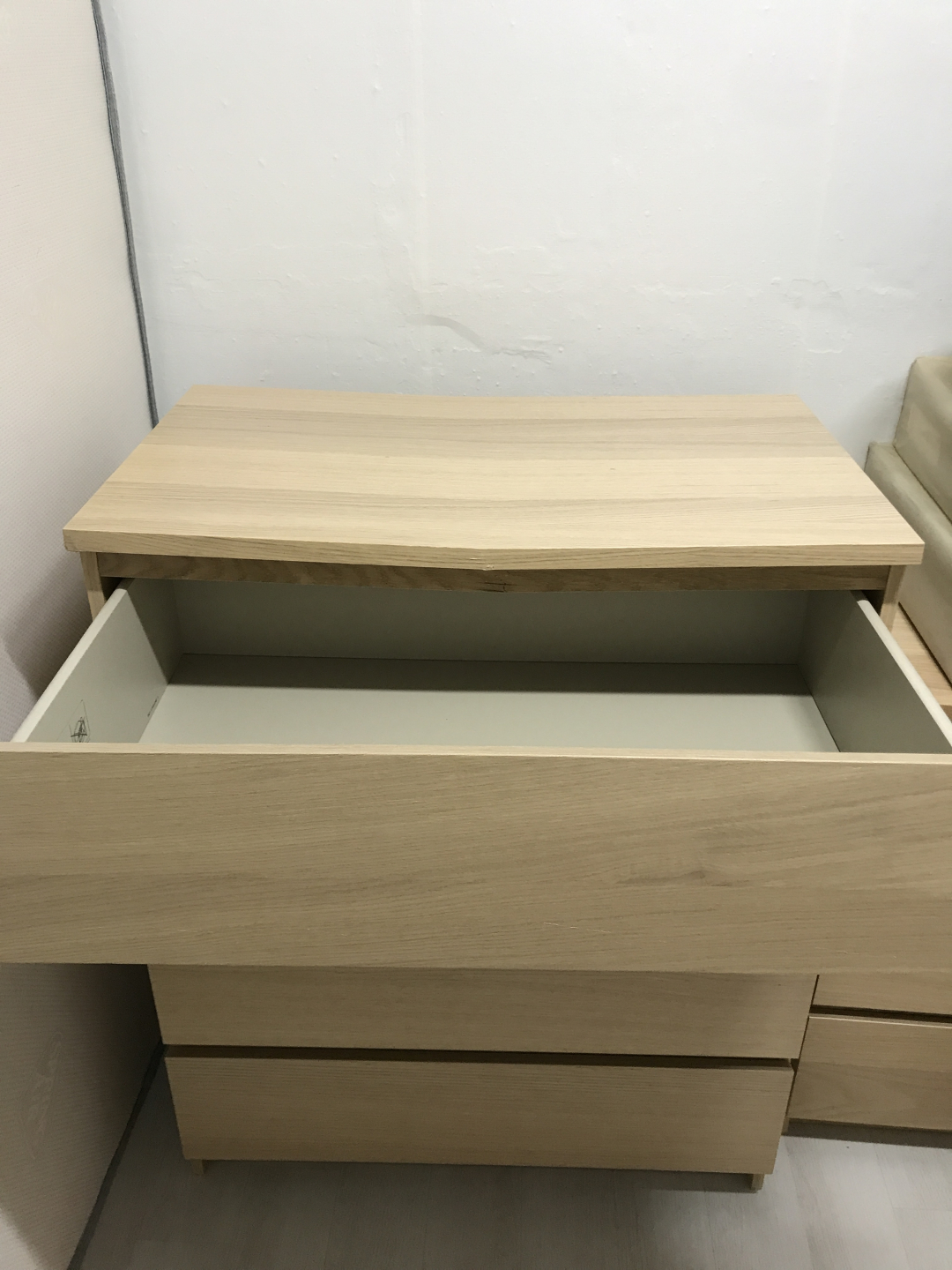 Photo by Sangwoo Jeon of Cos Freight - Large