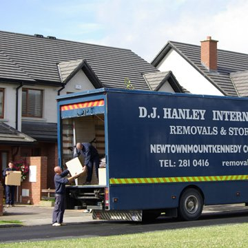 Second photo by Margaret Henderson of DJ Hanley Removals & Storage - Large