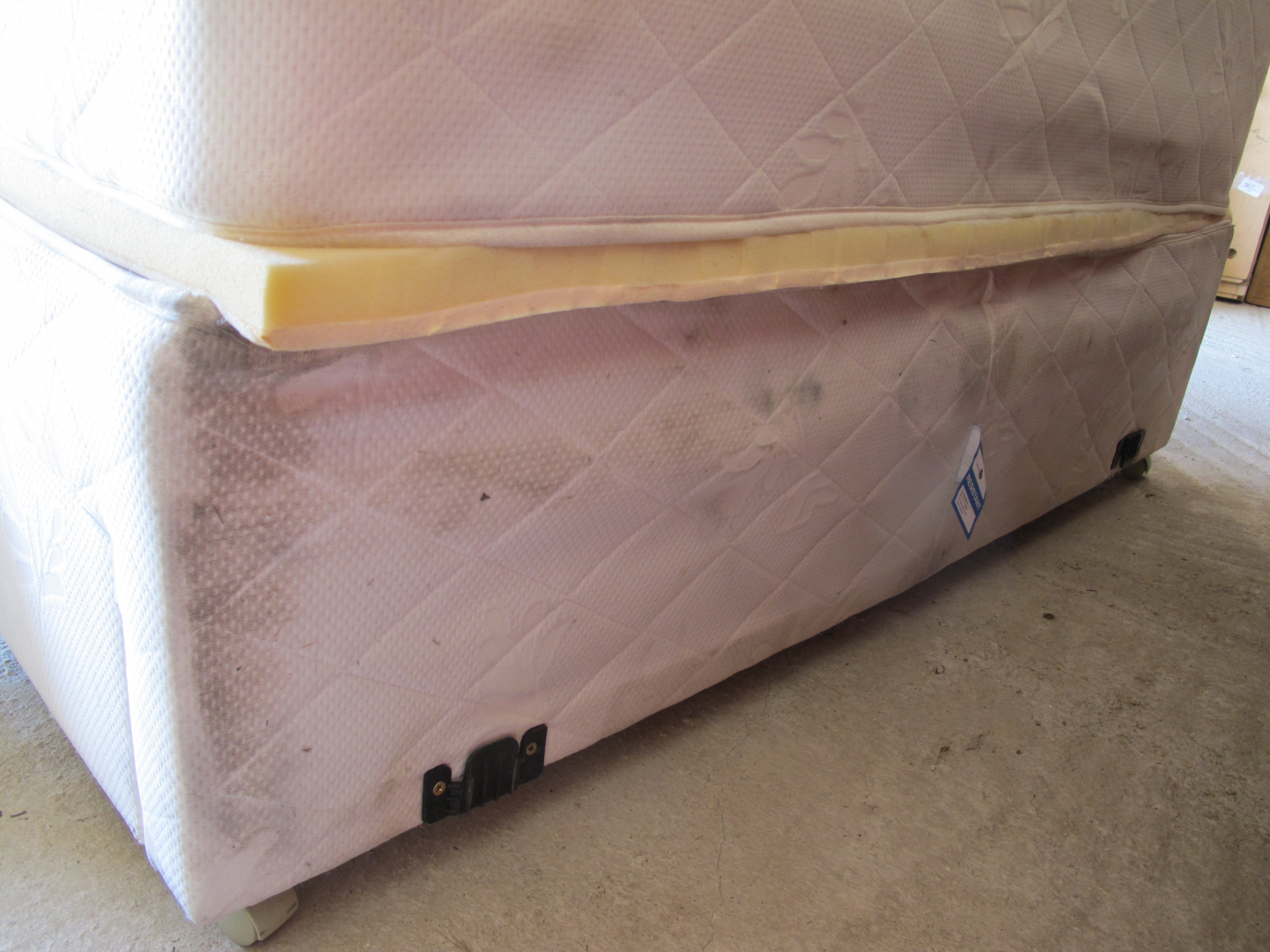 Second photo by Lian Launchbury of MoveCorp - Large