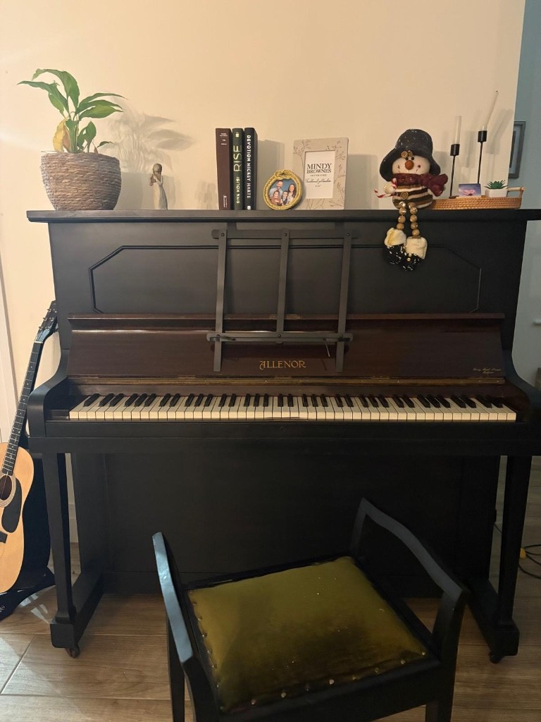 Photo by Rona Girvan of VK Removals & Storage Ltd - Large