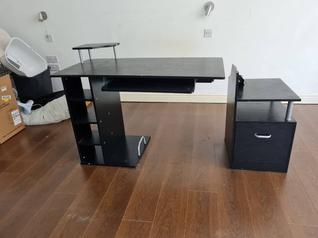 Photo by Hannah Walker of HR Removals & Storage - Large