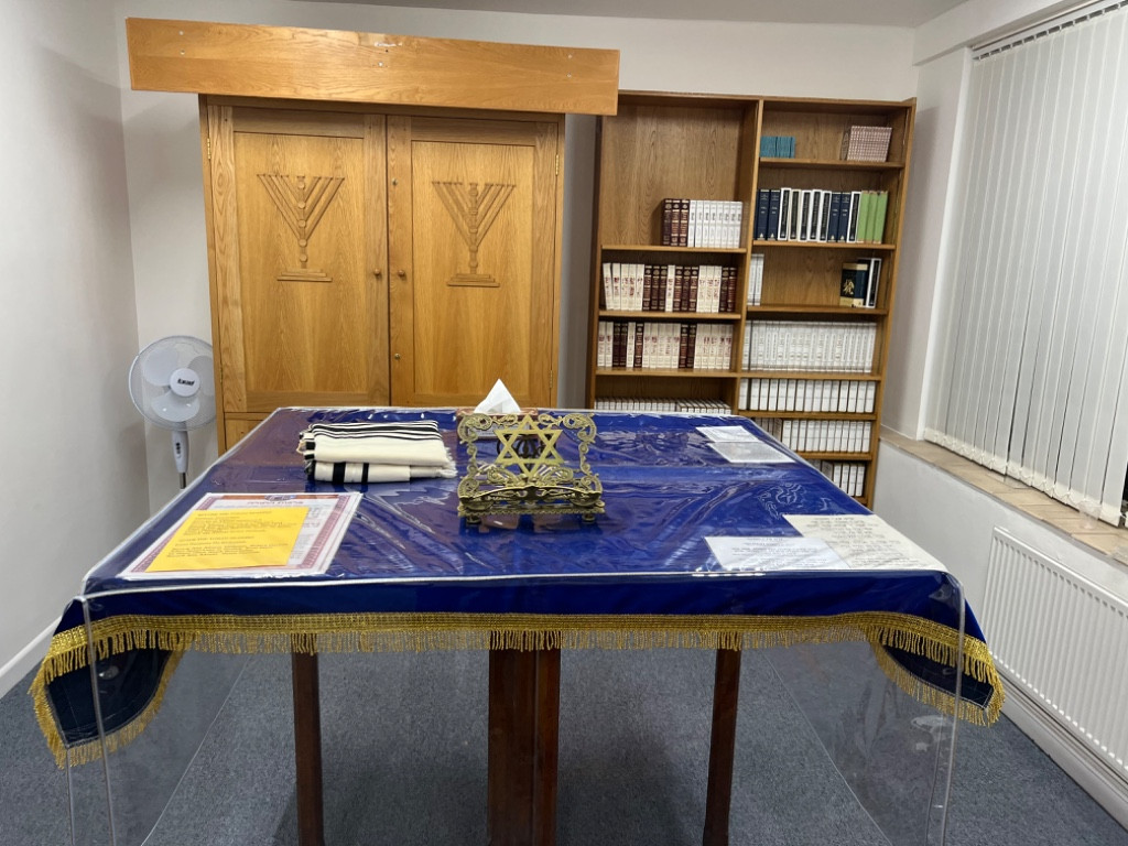 Photo by Bournemouth Sephardi Asso of Brewood Removals  - Large