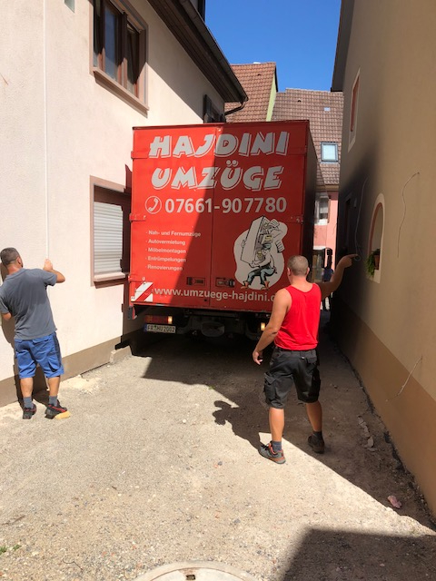 Photo by Hummel of Hajdini Umzüge - Large