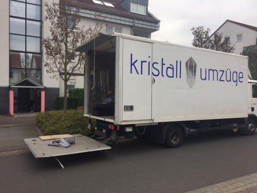Photo by Gutschmidt of Kristall Umzüge - Large
