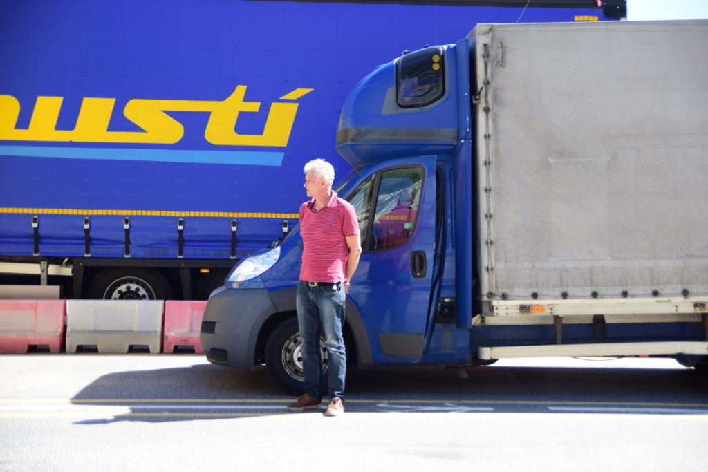 Photo by Isabel Poole of VanOne - Large