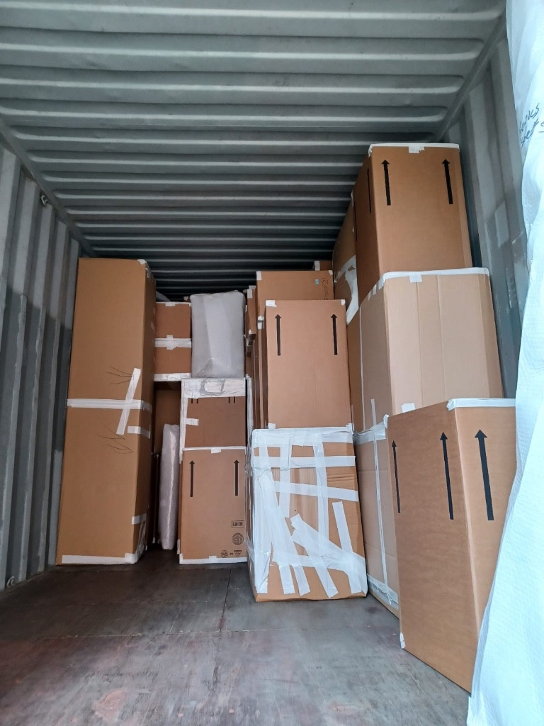 Second photo by Carola Mack of Rainier Overseas Movers - Large