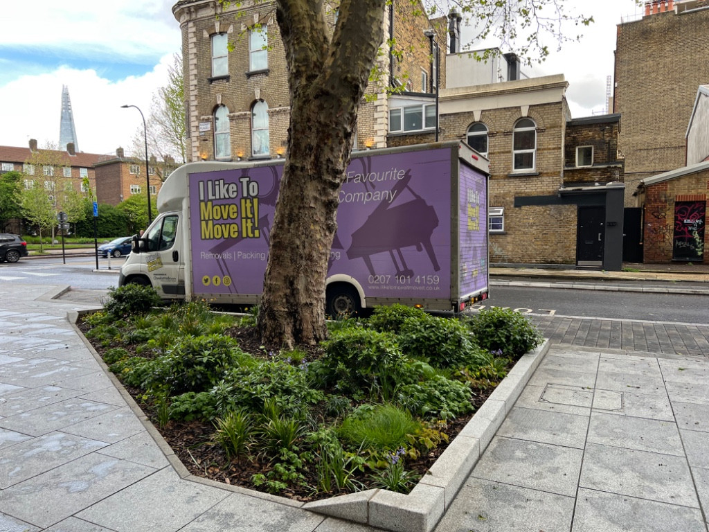 Photo by Charlotte Skornik of I Like to Move it Move it Removals - Large