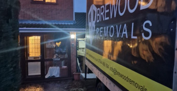 Thumbnail photo by Karen Thompson of Brewood Removals 
