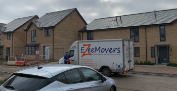 Thumbnail photo by Simon Holborn of Ezee Movers