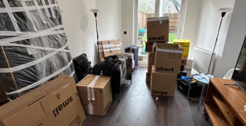 Thumbnail photo by Thiago Almeida of Giant Removals