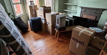 Second thumbnail photo by Thiago Almeida of Giant Removals