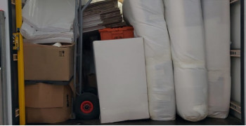 Second thumbnail photo by Bronwen Evans of ReloUK