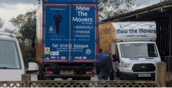 Thumbnail photo by Fiona Davies Russell of Mew the movers