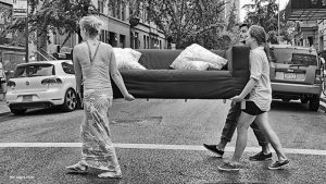 friends-moving-a-sofa
